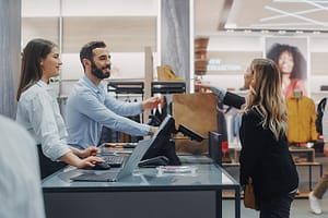 VoucherPay permite pagar com Pix ou parcelar compras no exterior