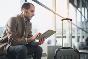 Viajar a trabalho? Conte com a proteção de bagagem!